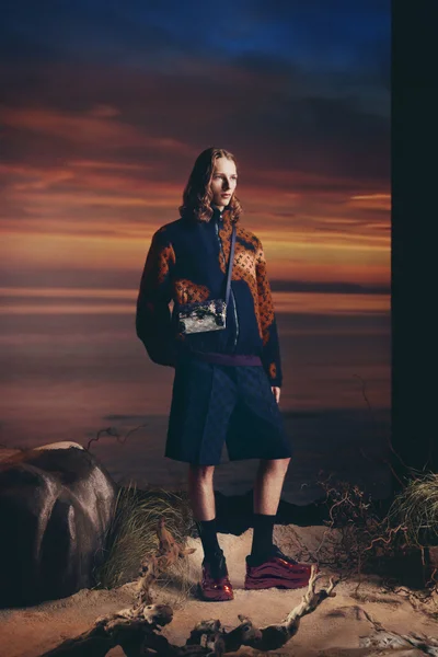 Look 3